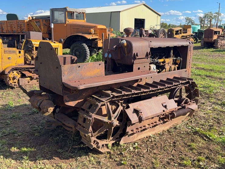 caterpillar-twenty-two-image-3