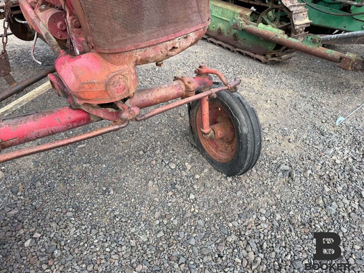 international-harvester-farmall-cub-tractor---non-running-image-6