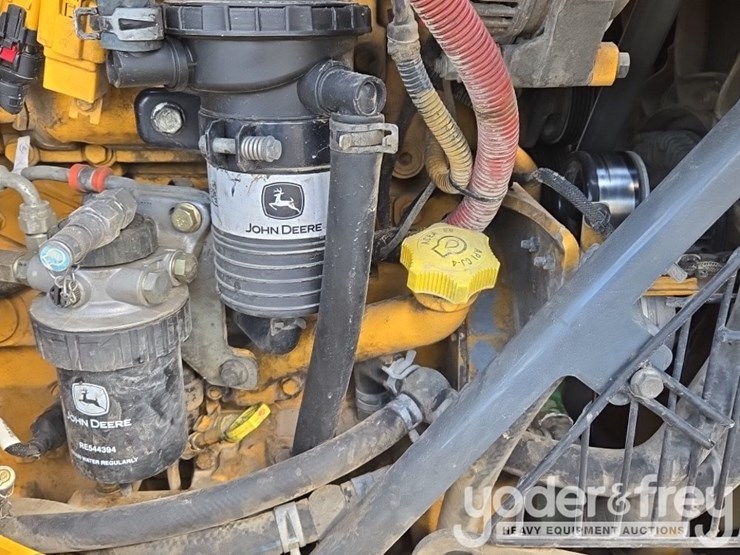 2015-deere-310sk-image-50