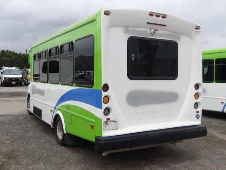 2017-ford-e450-image-4