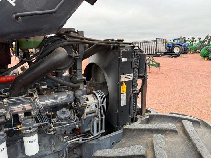 new-holland-8160-image-36