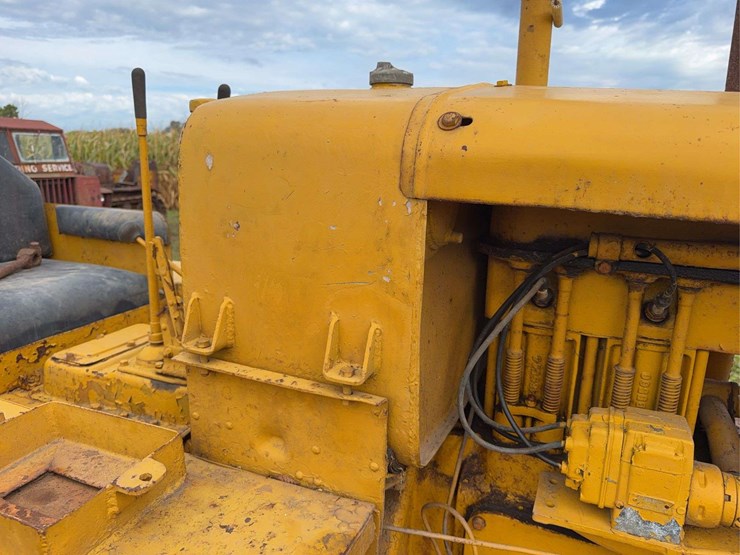 caterpillar-twenty-eight-image-18