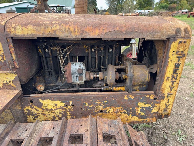 caterpillar-twenty-five-image-12