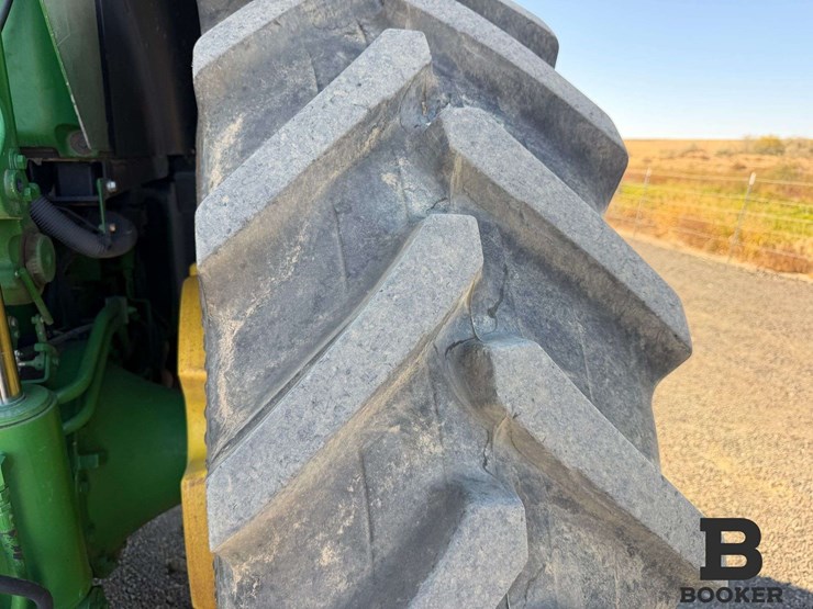 2011-john-deere-8360r-tractor-image-58