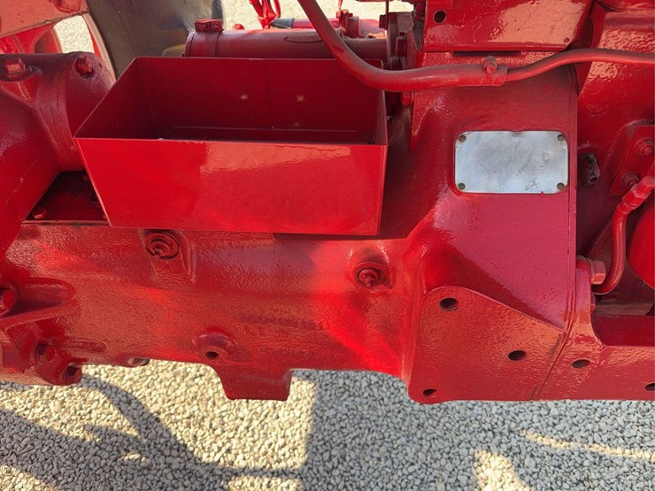 farmall-350-image-21