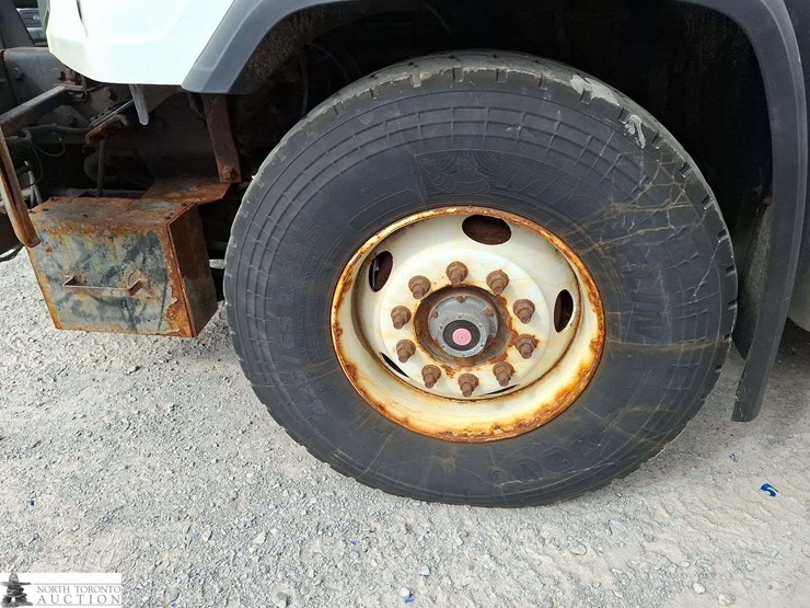non-operable-2014-freightliner-114-sd-t/a-sander-dump-truck-image-19
