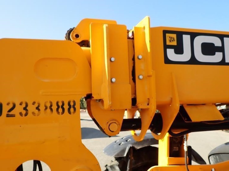 2018-jcb-509-42-telescopic-reach-forklift-image-9