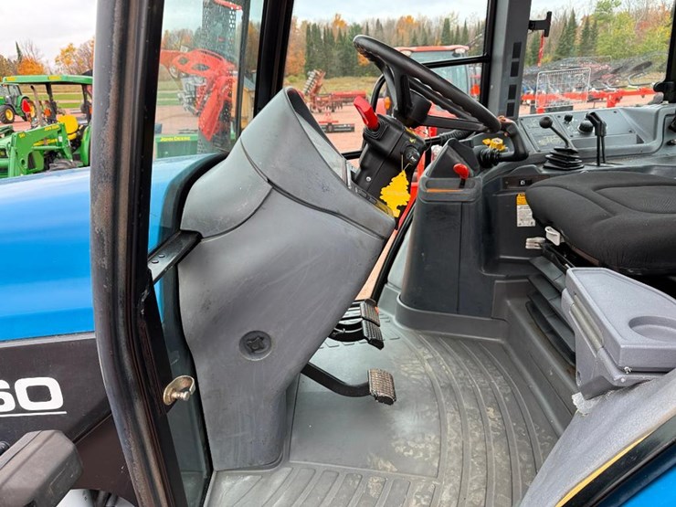 new-holland-8160-image-38