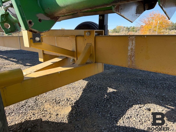 2011-john-deere-630r-platform-header-image-32