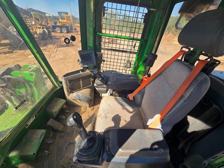 2019-john-deere-6-image-43
