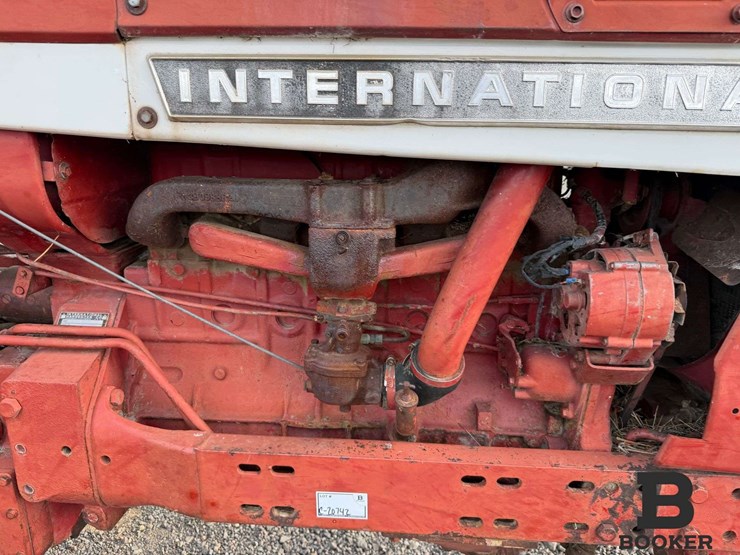 1967-international-farmall-656-tractor---non-running-image-9