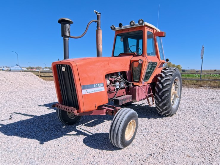 #1026-•-allis-chalmers-7000-tractor-image-8