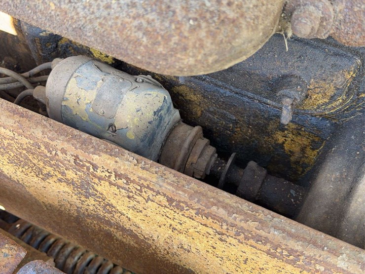 caterpillar-ten-image-19