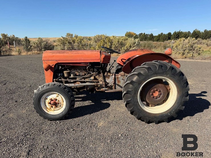 1964-massey-ferguson-35-tractor-image-2