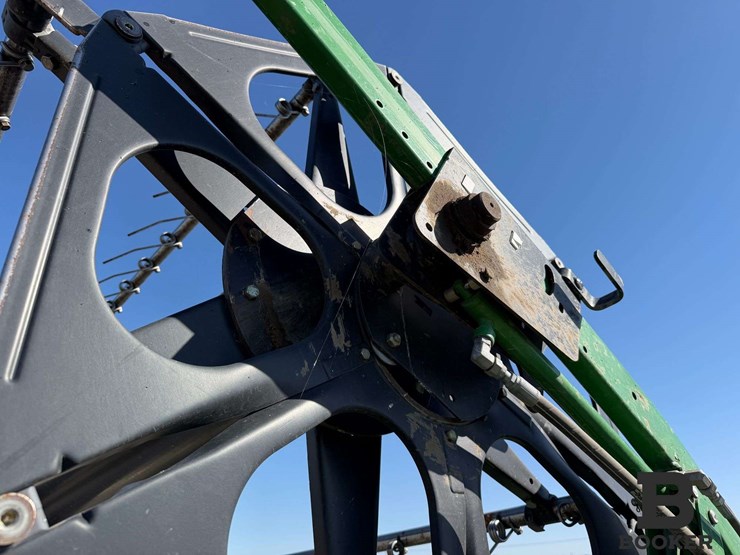 2011-john-deere-630r-platform-header-image-14