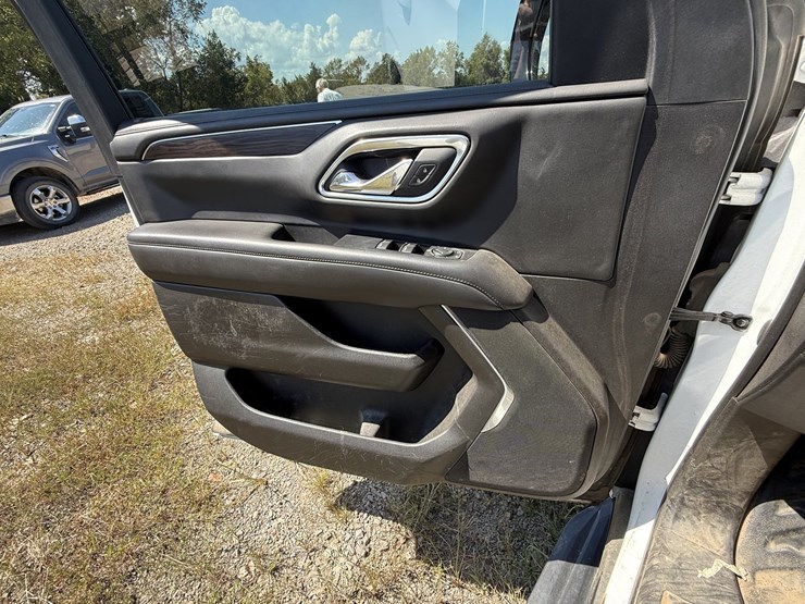 2021-chevrolet-tahoe-image-35