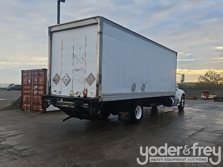 2016-peterbilt-337-image-5