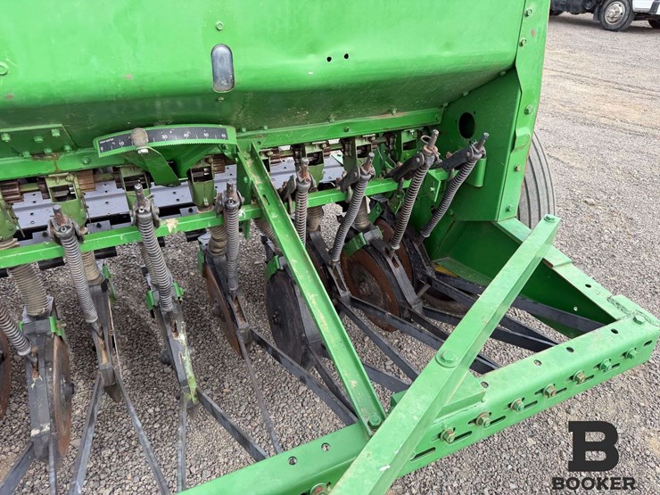 john-deere-8300-grain-drill-image-14