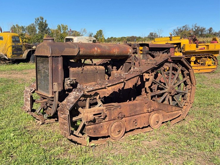 fordson-trackson-f-image-1