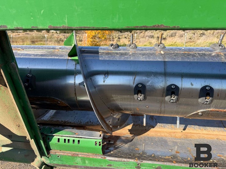 2009-john-deere-630r-platform-header-image-23