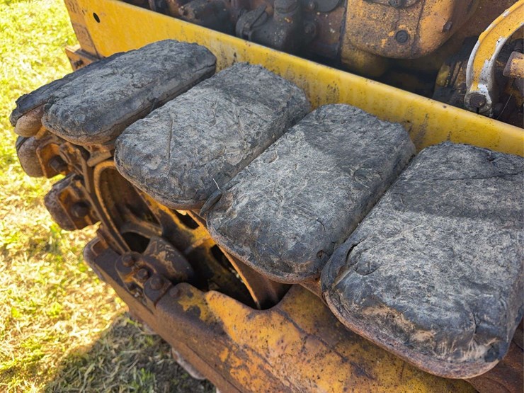 caterpillar-d2-image-38