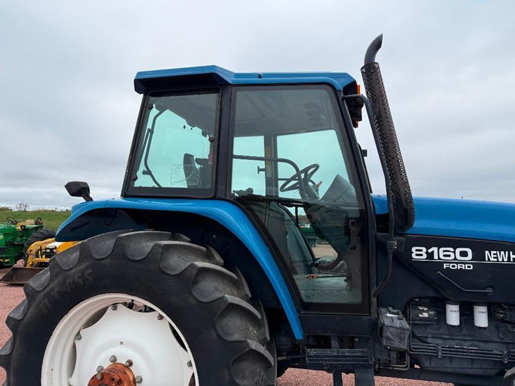 new-holland-8160-image-20