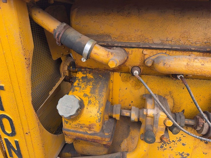 caterpillar-2-ton-image-47