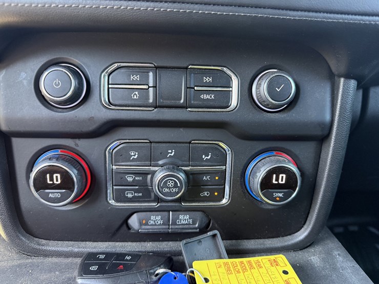 2021-chevrolet-tahoe-image-23