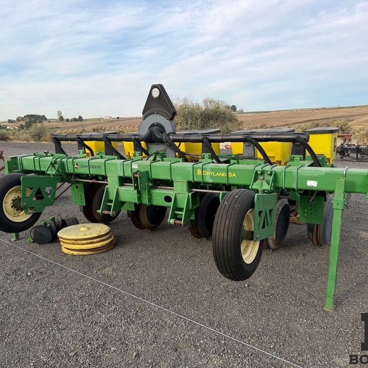 John Deere 1700 Planter