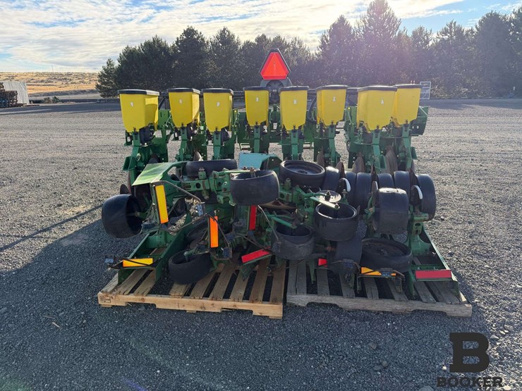 john-deere-1700-planter-image-5