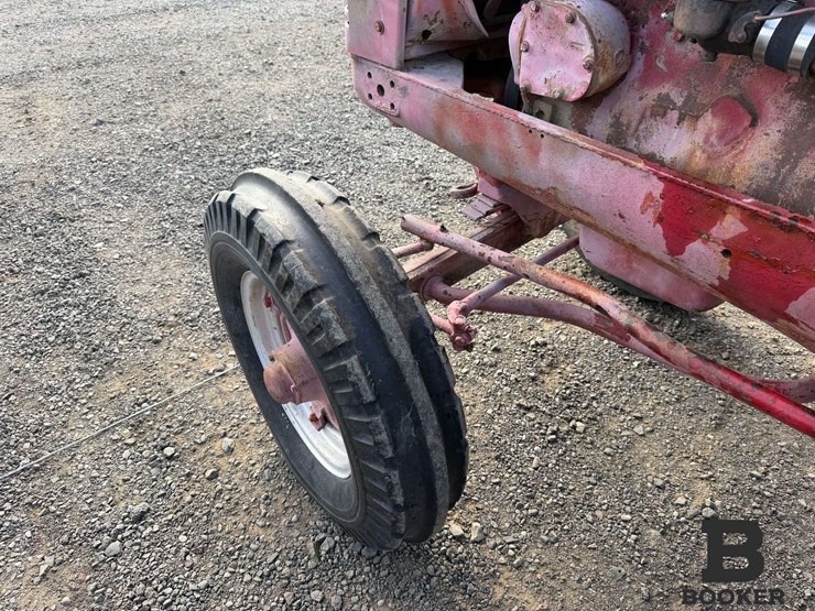 1951-ih-mccormick-w6-tractor---non-running-image-23