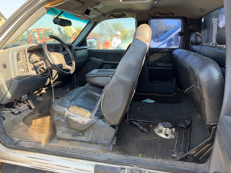 2001-chevrolet-2500-image-8