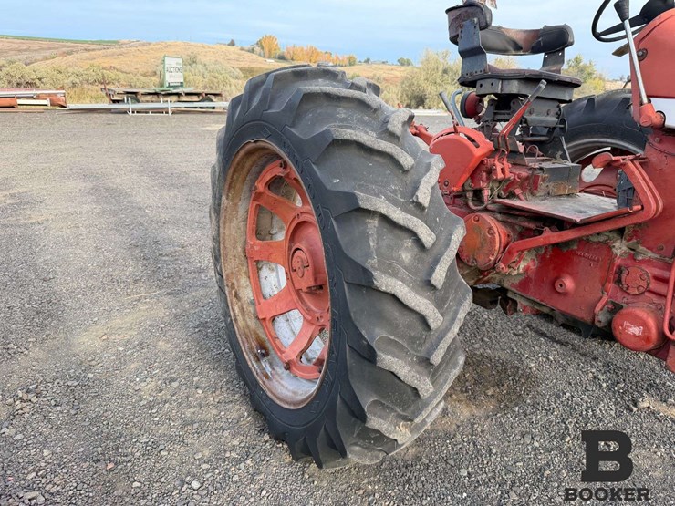 1967-international-farmall-656-tractor---non-running-image-13