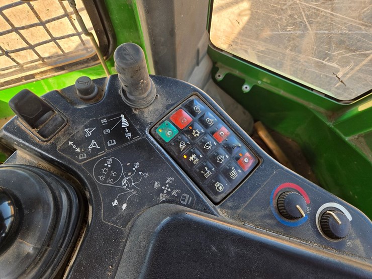 2020-john-deere-2020-image-40