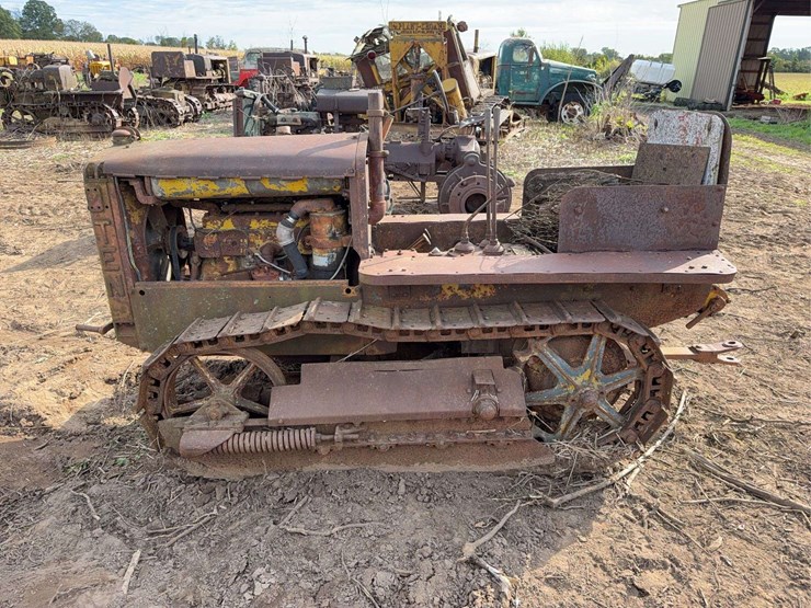 caterpillar-ten-image-6