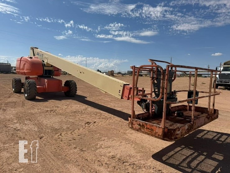 2008-jlg-800s-image-2