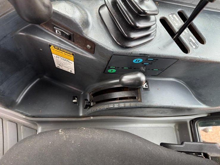 new-holland-8160-image-48