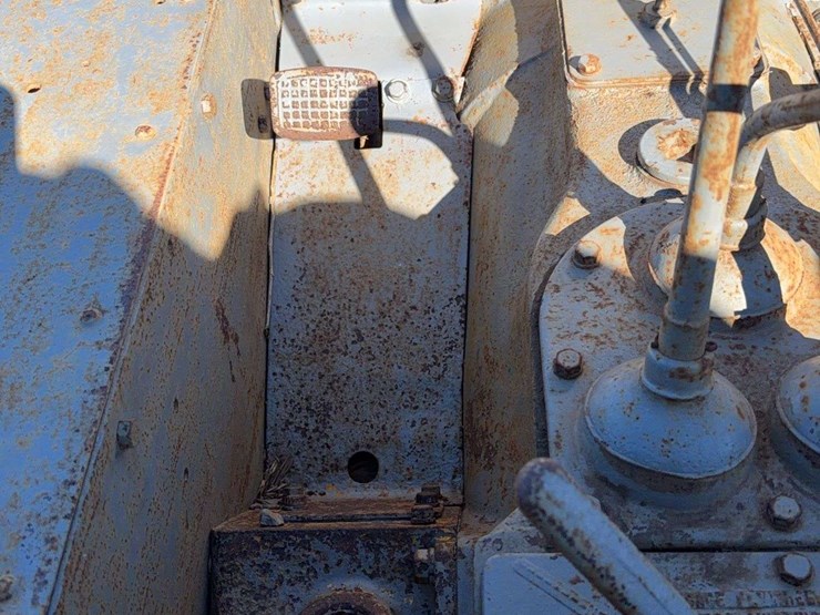 caterpillar-ten-image-29