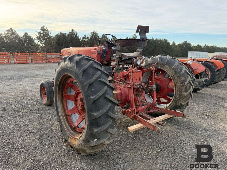 1967-international-farmall-656-tractor---non-running-image-2