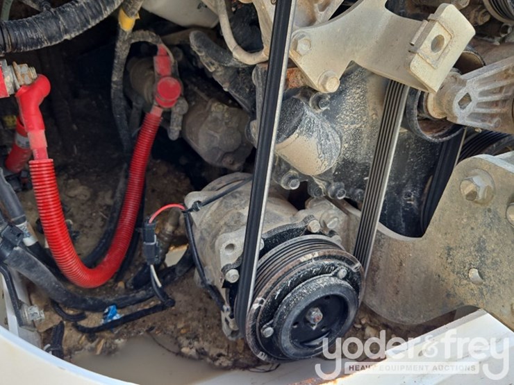 2021-bobcat-t66-image-34