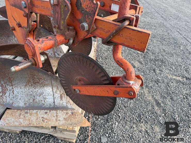 j.i.-case-6000-3-bottom-moldboard-plow-image-5