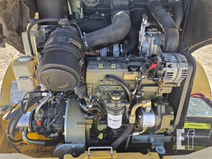 2012-deere-244j-image-18
