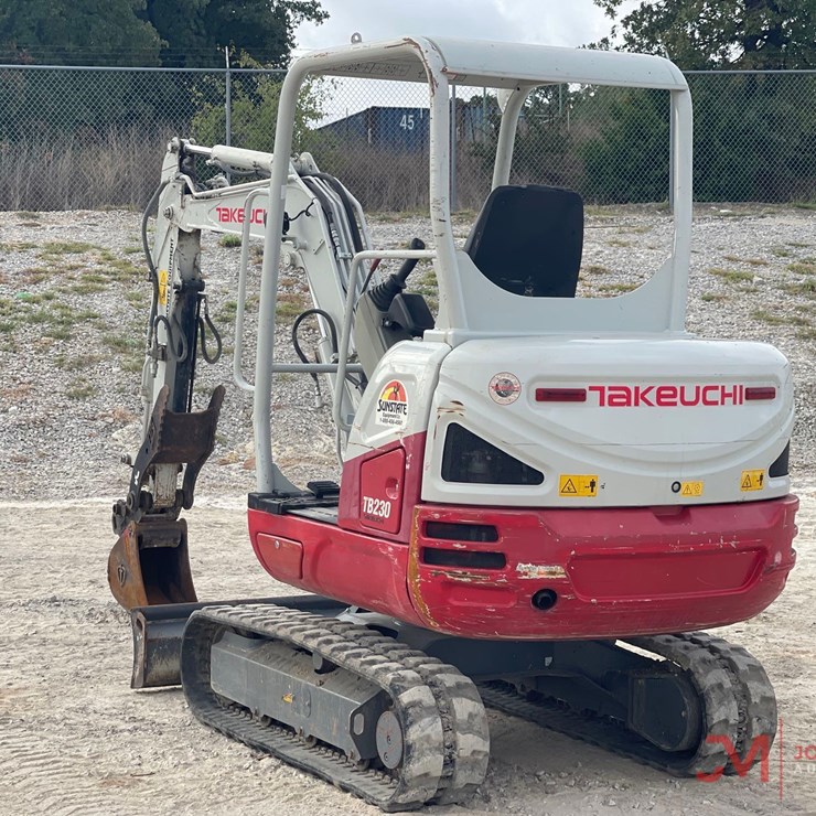 2022 TAKEUCHI TB230