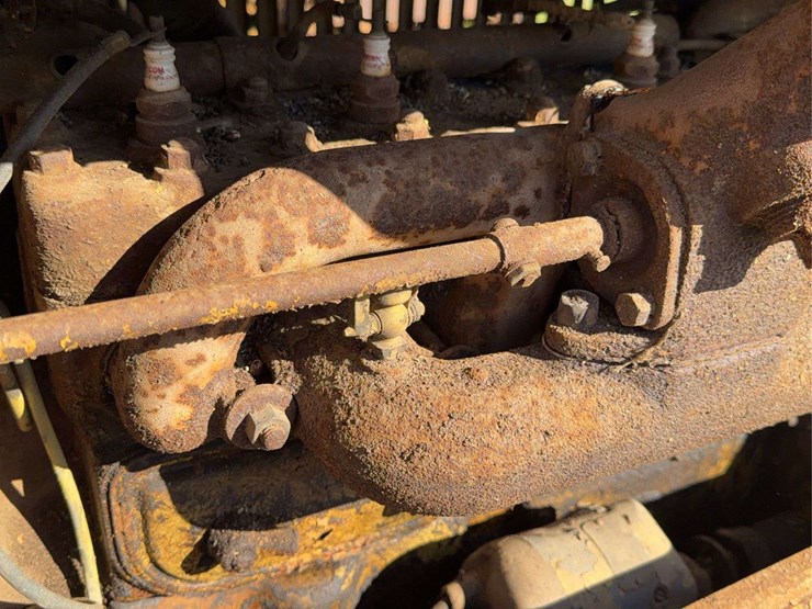 caterpillar-ten-image-15