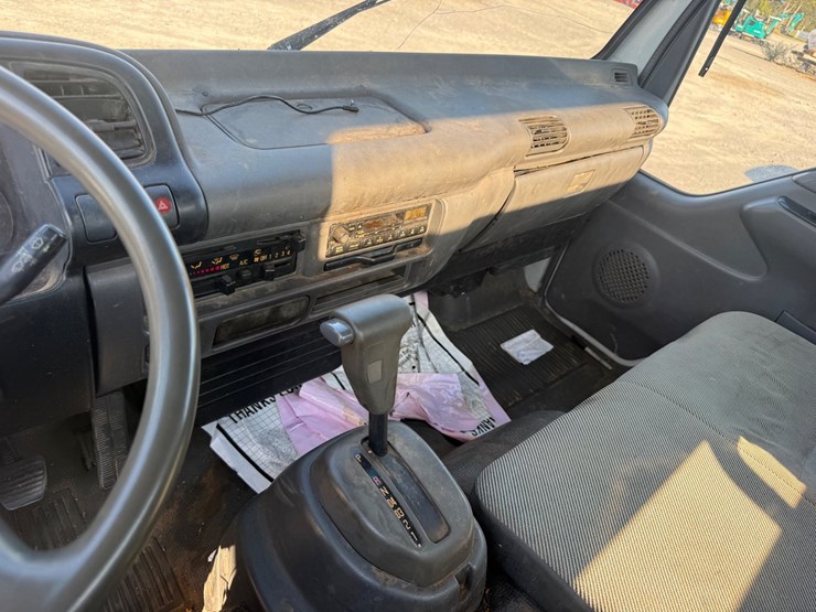 2003-gmc-w3500-image-12