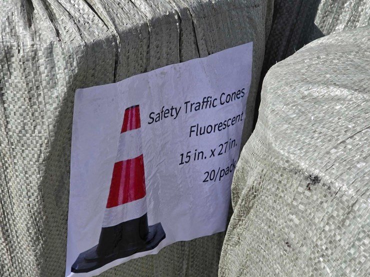 qty-(60)-safety-traffic-cones-image-2