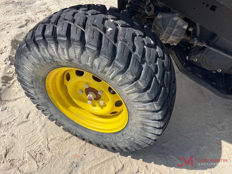 john-deere-gator-image-10