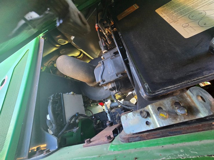 2019-john-deere-6-image-38