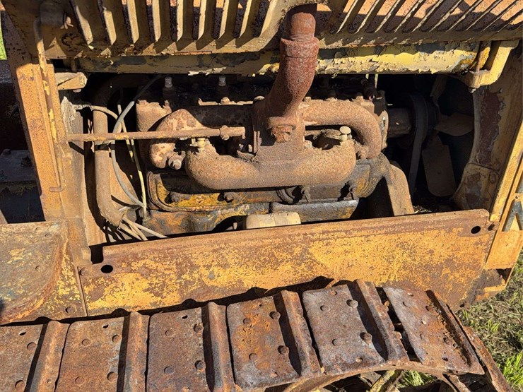caterpillar-ten-image-14