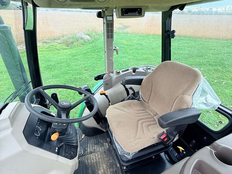 2023-john-deere-5060e-image-9